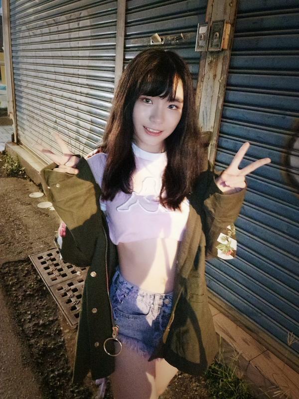 網紅小妞超豪華私拍流出[55P]