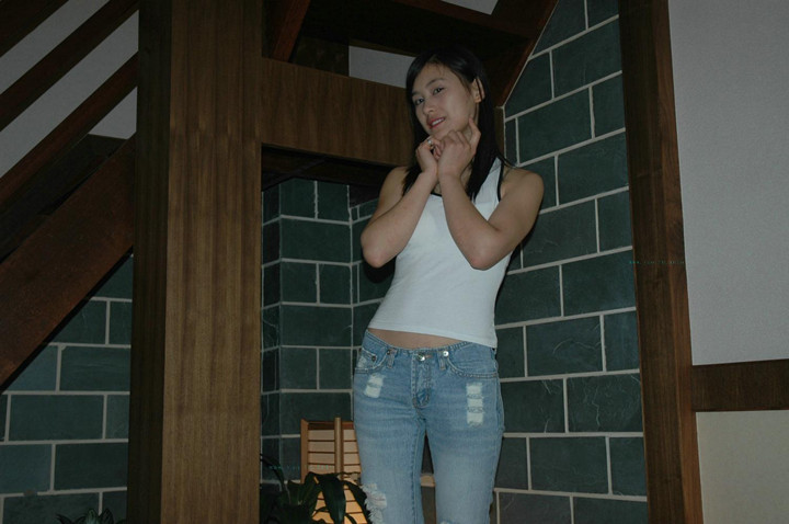 春節期間的重磅福利 720P高清無浮水印 風鳴鳥吟流出靚麗模特兼職週邊女麗麗酒店和大款激情 叫床聲最欠X 就在落地窗開著窗戶搞