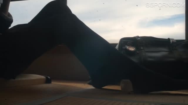 天津美術學院王玨黑絲足交性愛視頻流出