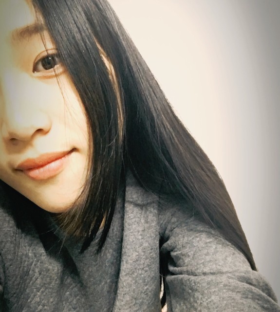 上海留學美女王X莉和異國男友居家性愛自拍啪啪洩密流出,美女顏值真高,身材棒,肏完嫩穴還射她臉上舔乾淨!