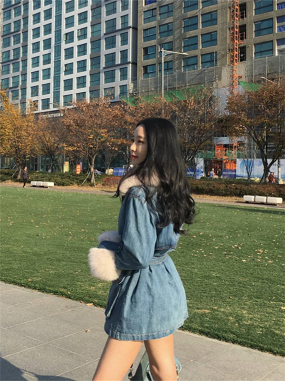 『韓國版百度雲洩密流出』極品美女和男友性愛私拍流出 雙腿夾腰快速挺動 最後怪男友內射