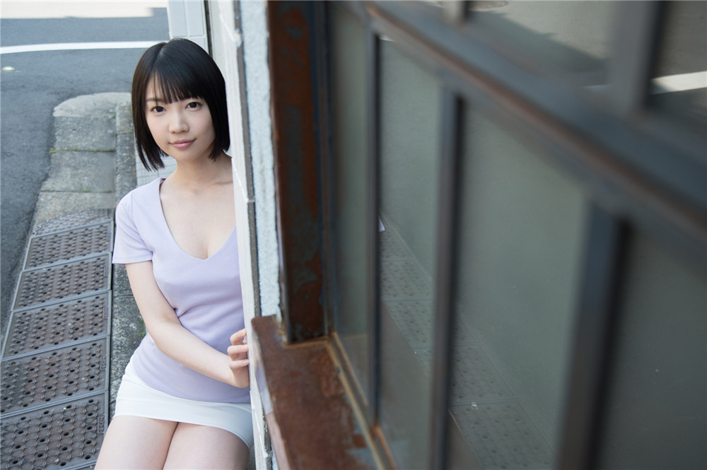 Koharu Suzuki鈴木心春可愛套圖[33P]