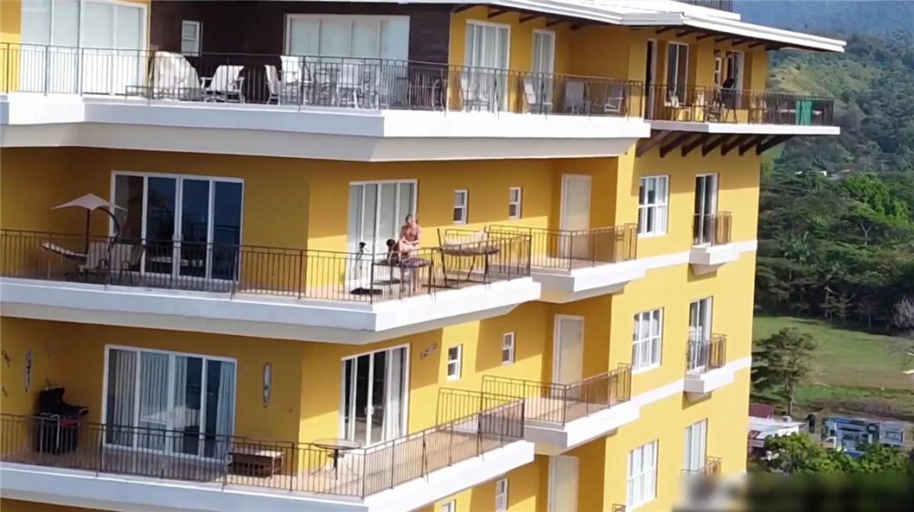 最新流出極騷留學生『蘇琪』性愛自拍玩出新花樣 海洋度假酒店陽臺啪啪無套內射