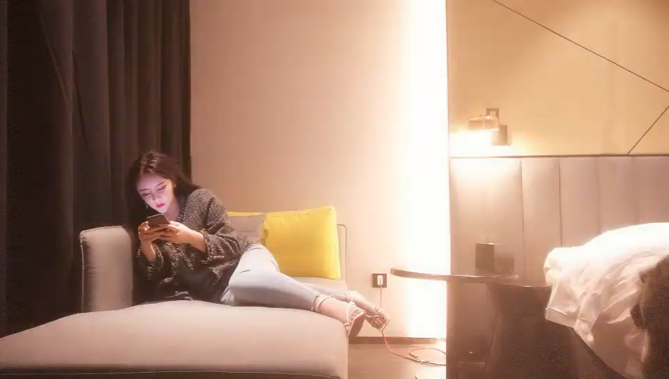 廣州直播偷拍約啪顏值網紅嫩妹子偷偷摘套被發現妹子跑路!