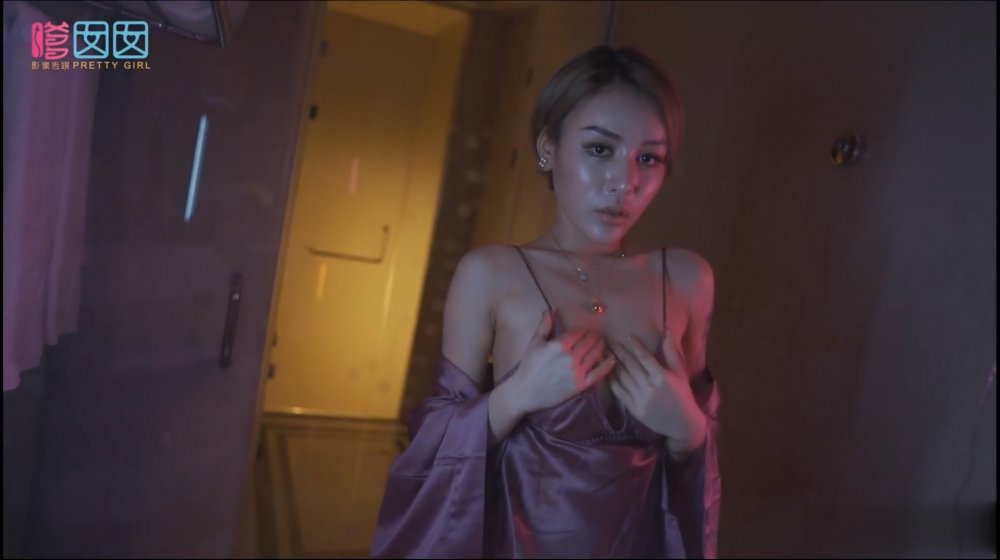 網紅VIP合集-嗲囡囡紅人琪琪激情誘惑+紅人淫妻控『阿崩』最新流出美嬌妻酒店4P。