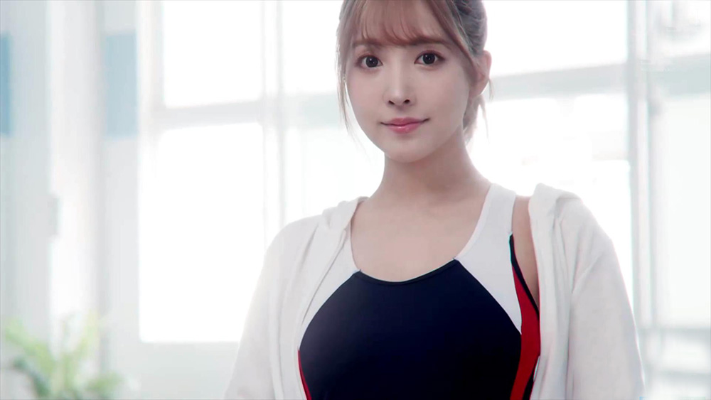 AV國民女神NO1-三上悠亞，小姐姐穿緊身泳衣濕身誘惑，在泳池邊做愛被操得要起飛