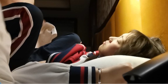 河南實驗高中眼鏡學妹大尺度性愛私拍流出 穿著紅色校服激烈啪啪