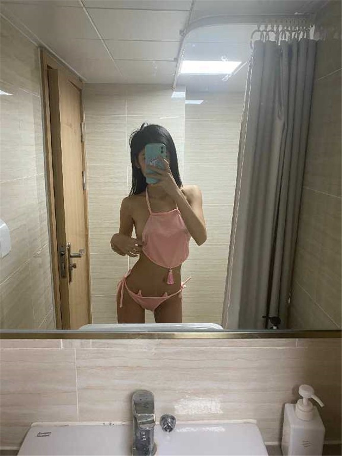 極品爆乳網紅美女『狗頭蘿莉』大尺度私拍流出 約炮不帶套？ 附約炮事件最新進展