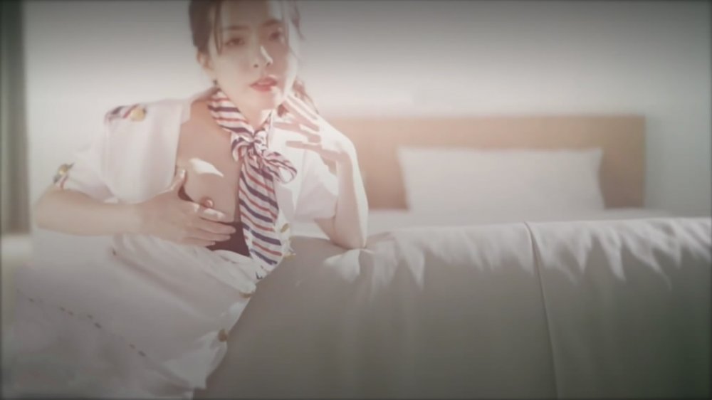 2021最新流出國產AV情景劇【女空姐下機後回家享受自慰的快感❤️機長突然來訪發現我的小秘密就這樣被機長插入了】