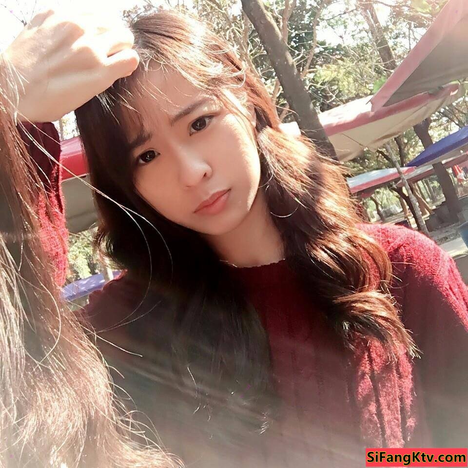 【情侶流出】極品顏值可愛嫩妹與男友性愛淫照生活照