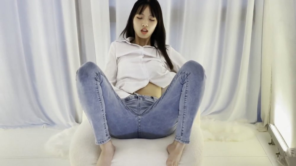 網紅VIP合集-微博高顏值嫩模Murm大尺度土豪定製私拍流出+性感肚臍裝美女舔逼懟著騷穴大力猛操