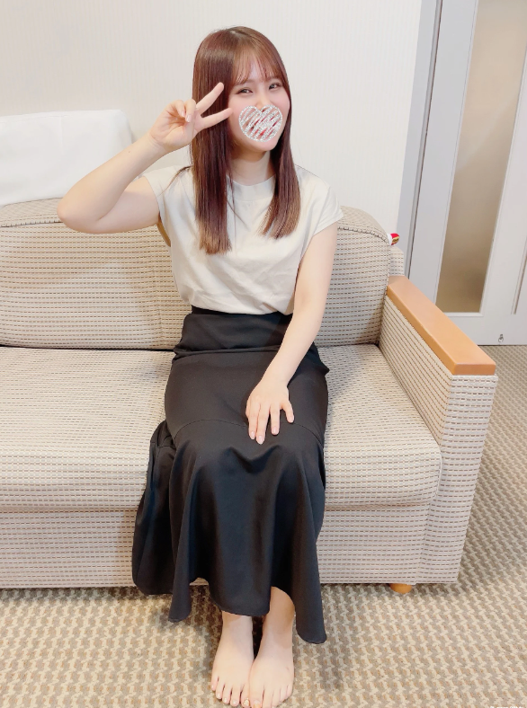 最新流出FC2-PPV-3108907 一個不諳世事的女大學生 笑容很可愛 嬌小敏感