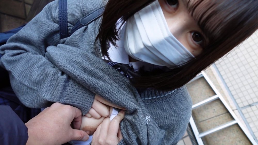 最新流出FC2PPV-3251556 一個被乾爹包夜的學生妹，公園漏奶口交，賓館猛操內射