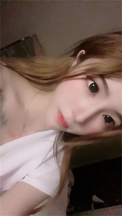 【最新女神流出】童顔巨乳惹人愛『糖兒小迷迷』守護專屬口交啪啪私拍流出 純潔女神被操 我的心在滴血啊 完美露臉