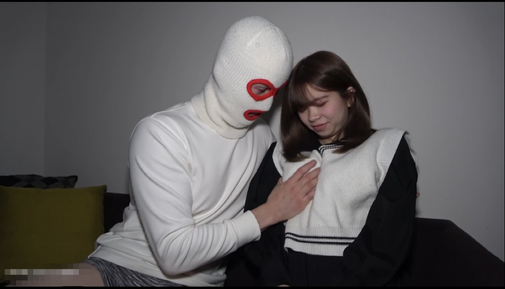 最新流出FC2-PPV-3083223 美女模特為了出名，和攝影師上了床