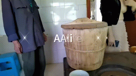 ❤ 最新流出❤極品大奶淫妻AAlife進屋全裸勾引寂寞老大爺