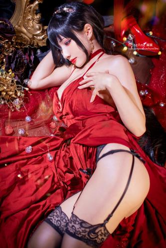 [Cosplay] Hane Ame 雨波 – Taihou Gown (Azur Lane)