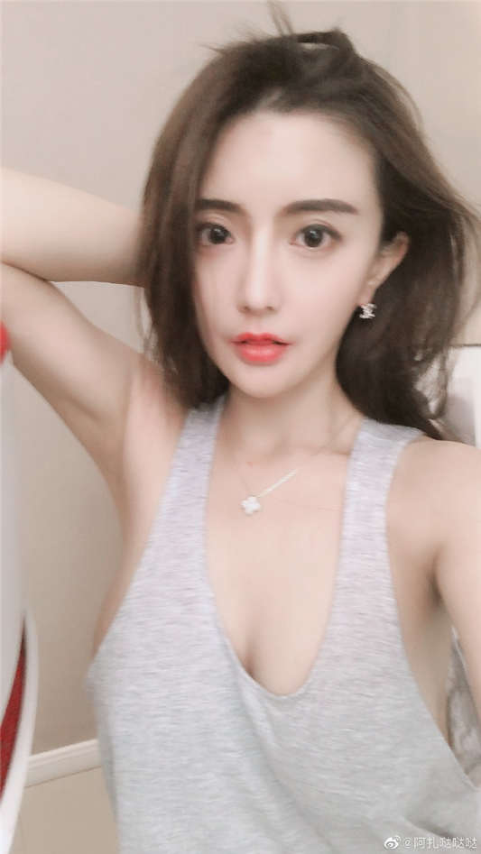 超極品虎牙主播 - 古阿扎早期性感辣舞福利直播視頻