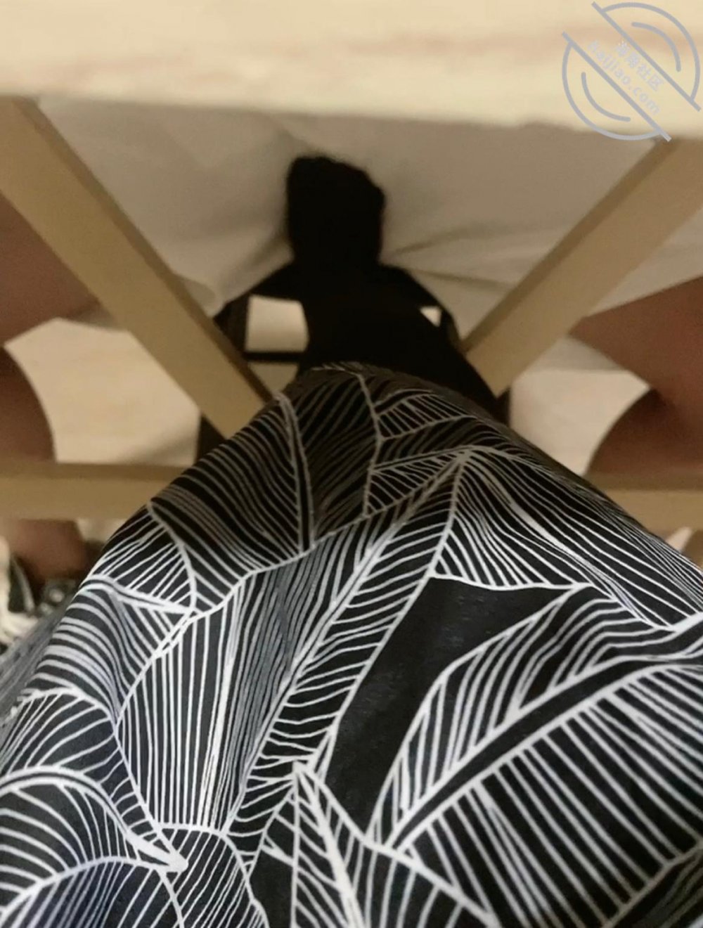 【最新封神母子亂倫】海角社區亂倫女神教師母親萍姐震撼新作在老公辦公室被兒子的大雞雞巴填滿 高清1080P原版