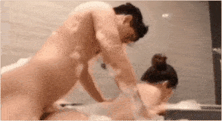 火爆全網疑似李某峰性愛視頻流出 激情泡泡浴后入壓著操 豪乳女主真漂亮