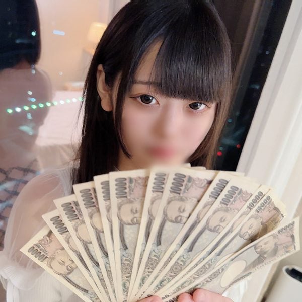 FC2-PPV-4333509 おじさん傢俱買って~！【高清無碼】