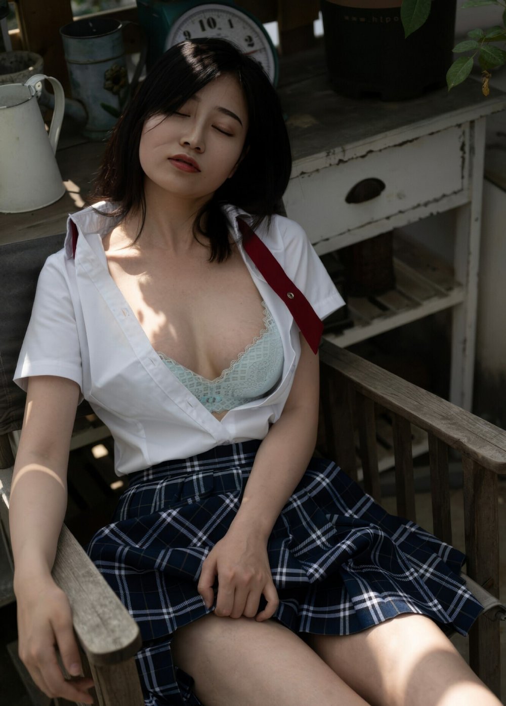 嫩模年年 - 夏日小院 [50P]
