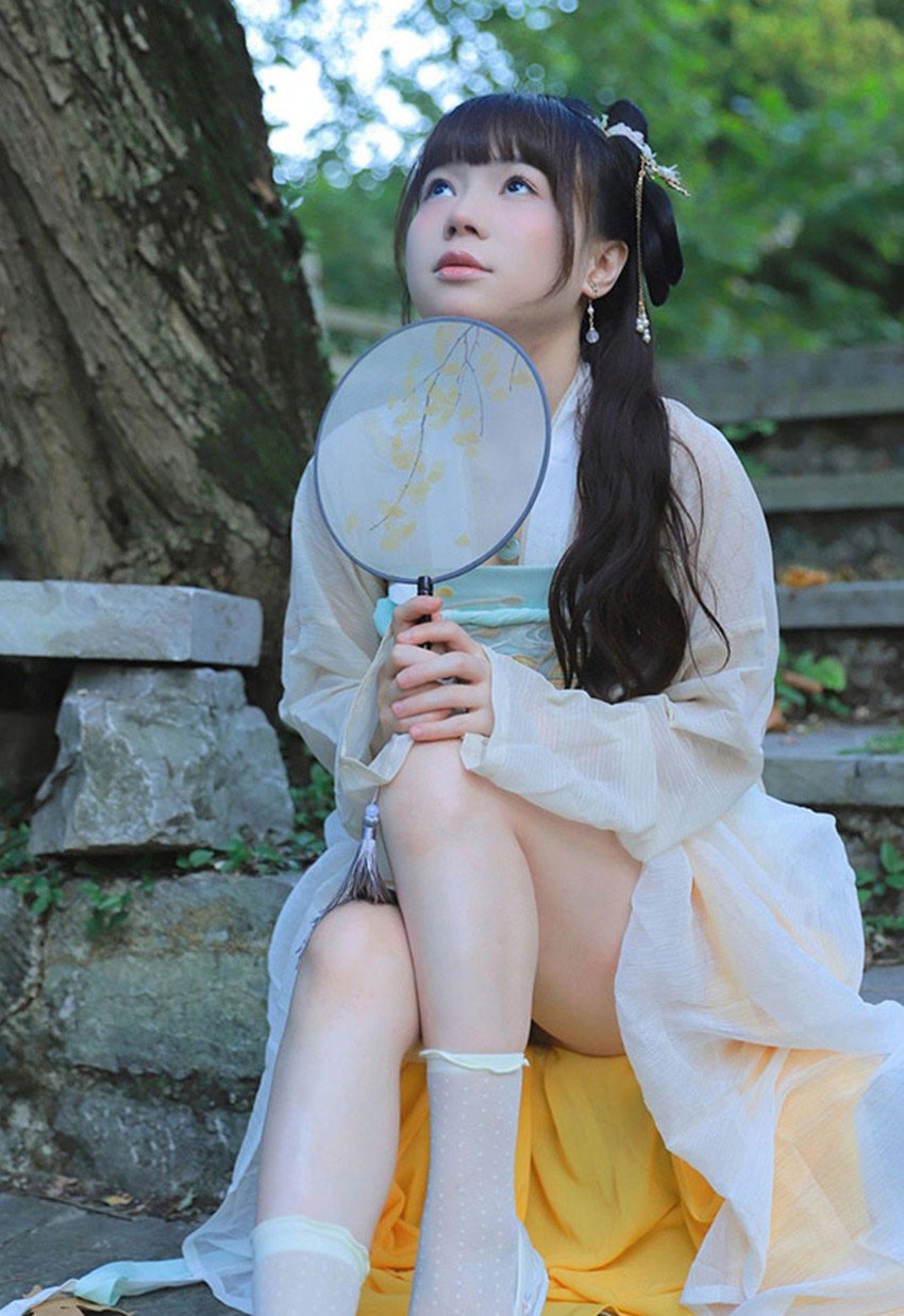 妹子漢服涼亭，森林誘人[28P]