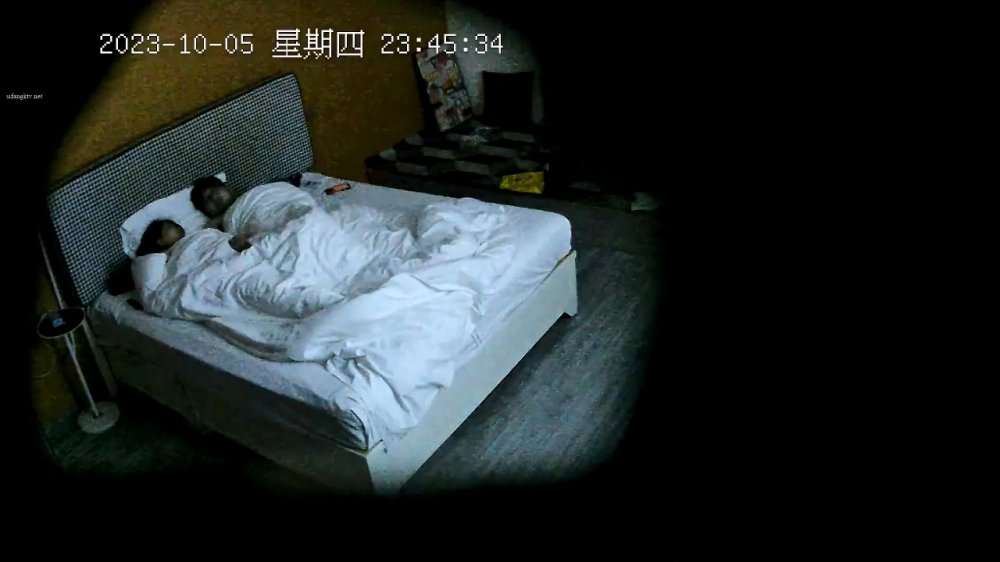 新流出酒店偷拍❤️極品身材美女和男友開房 晚上一炮睡醒又一炮 早起的那炮女的沒滿足罵了男的一聲“廢物