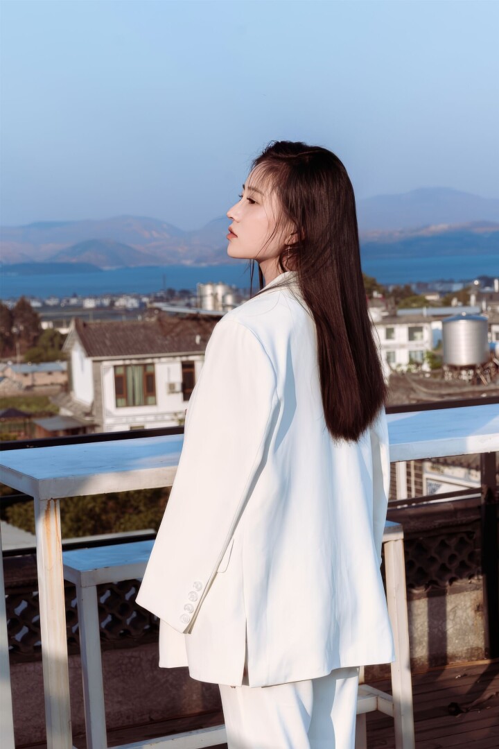 日出[28P]