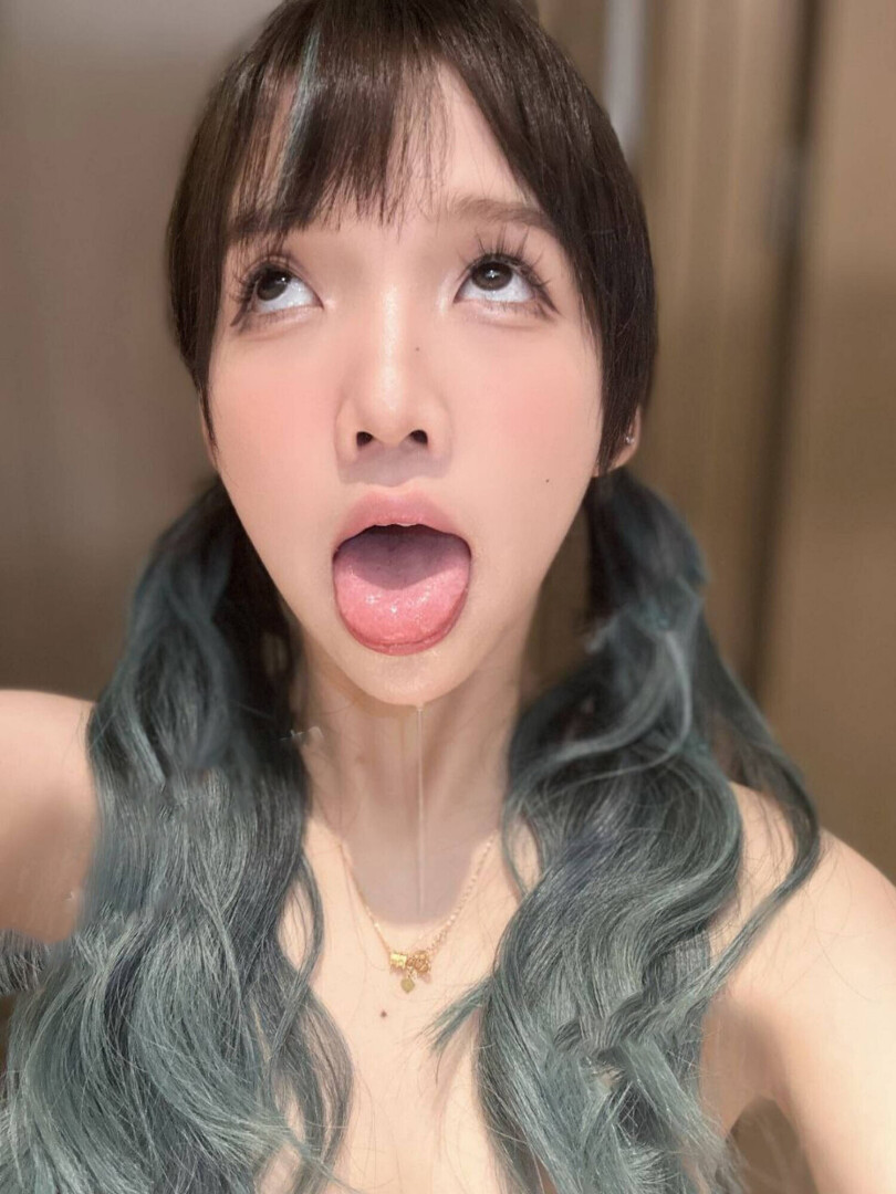 蝦醬貧乳美足[50P]