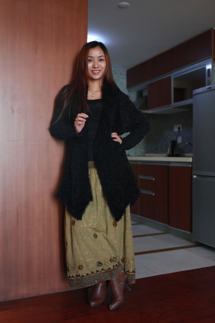 我靠，長靴美女在酒店一件件聽話的脫下來給你看，真刺激[24P]