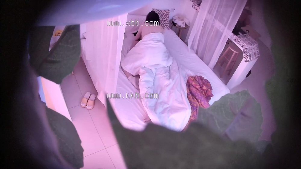 新流出酒店偷拍學生情侶❤巨乳S級身材學妹和男友激情啪啪