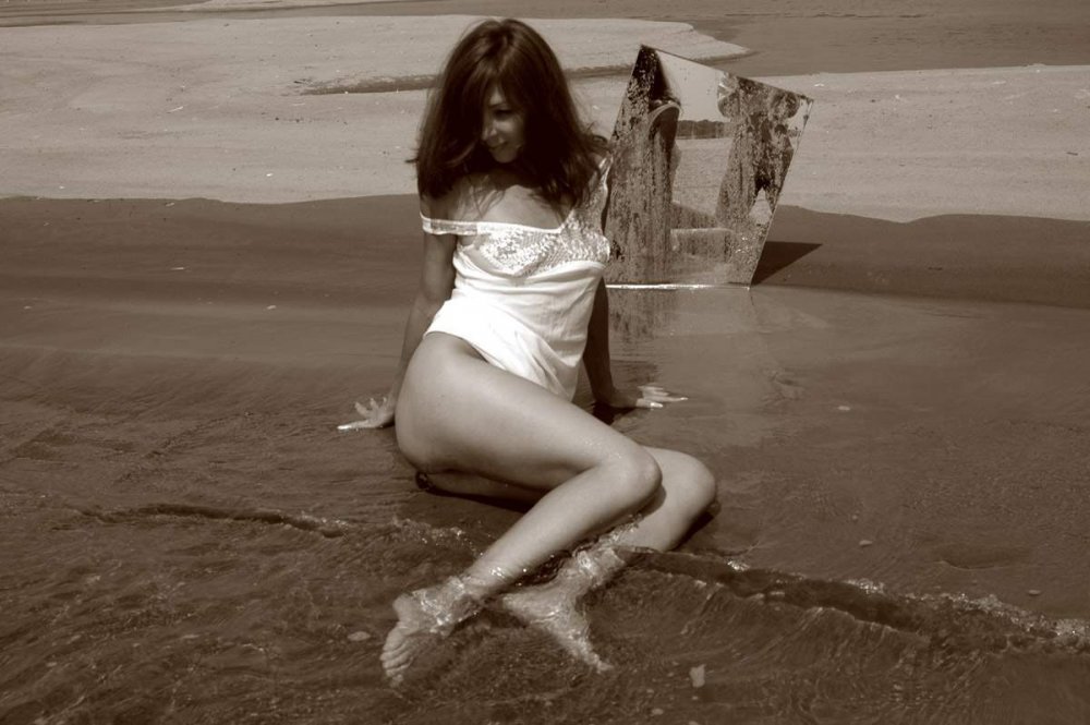 Adele D – Waterproof [35P]