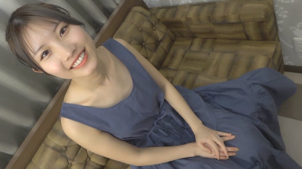 最新流出FC2-PPV無修正系列 21歲某名企金牌女銷售 活潑開朗 白虎嫩鮑中出內射