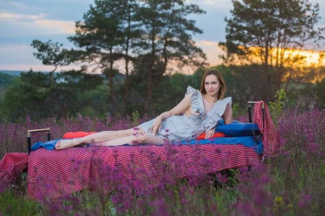 納西塔·耶萊賈[28P]