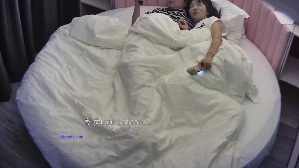 新流出酒店偷拍❤️清純妹妹和姐夫開房偷情被操的水汪汪強忍不叫床 快高潮時沒能忍住