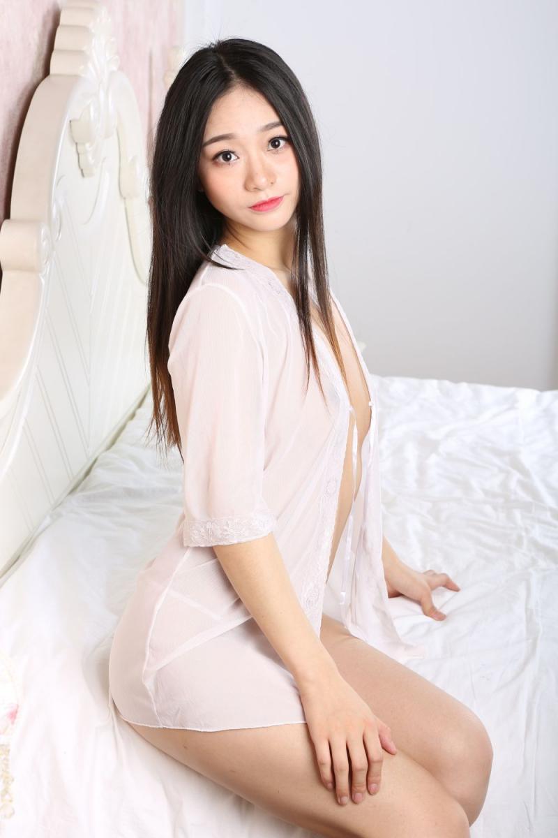 穿紗衣的極品美妞[30P]