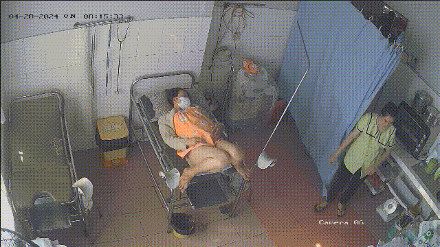 流出駭客破解鄉鎮醫院婦產科監控攝像頭偷拍 ❤️ 最美年輕孕婦系列2打個針鬼哭狼嚎的孕婦