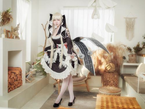 [Cosplay] 麻花麻花酱 – 可畏女仆