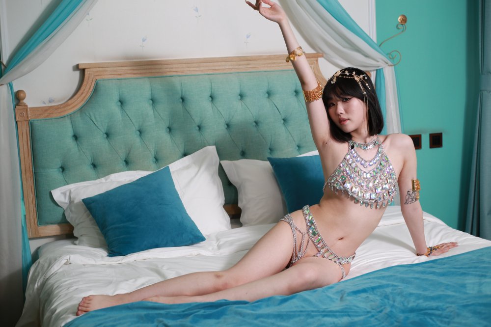 妹子的肉體是相當有誘惑力了[56P]