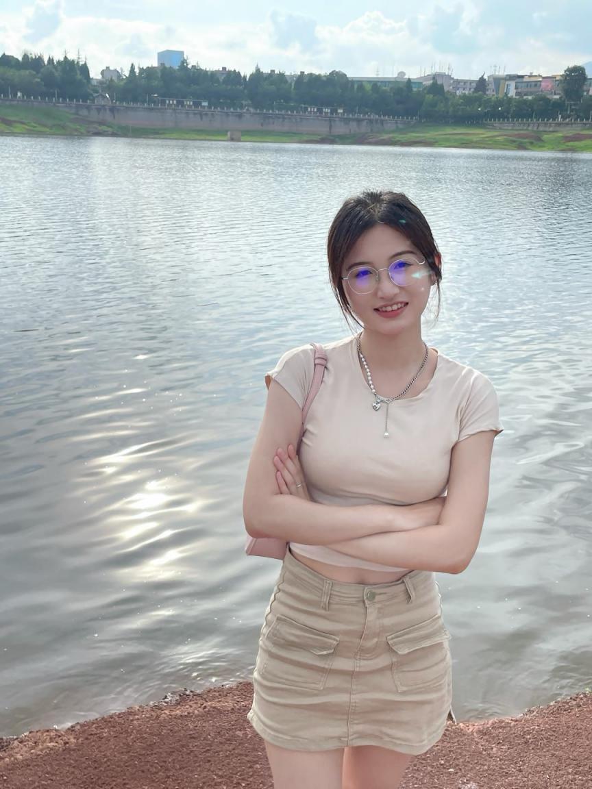 街拍少婦的美[22P]