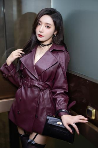 [Cosplay] 王馨瑶 紫色皮衣