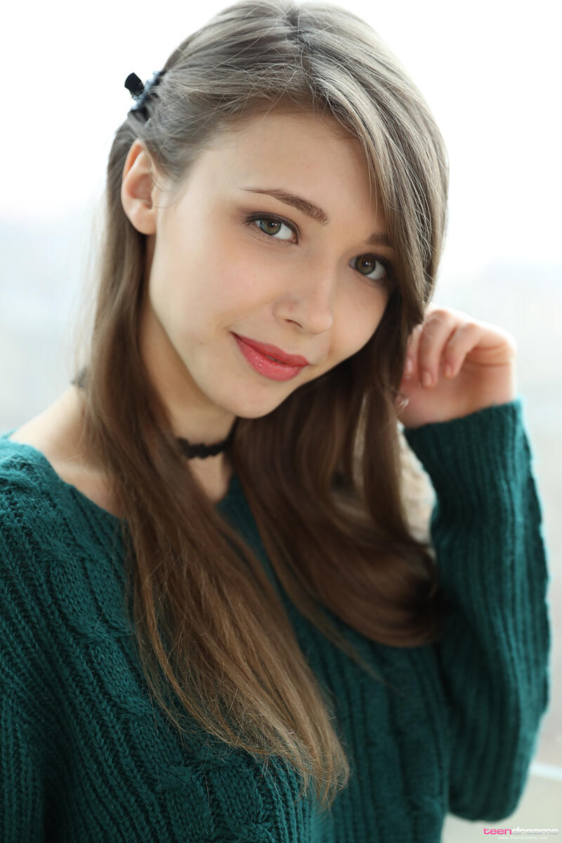 Mila Azul 非常漂亮的嫩模 [18P]
