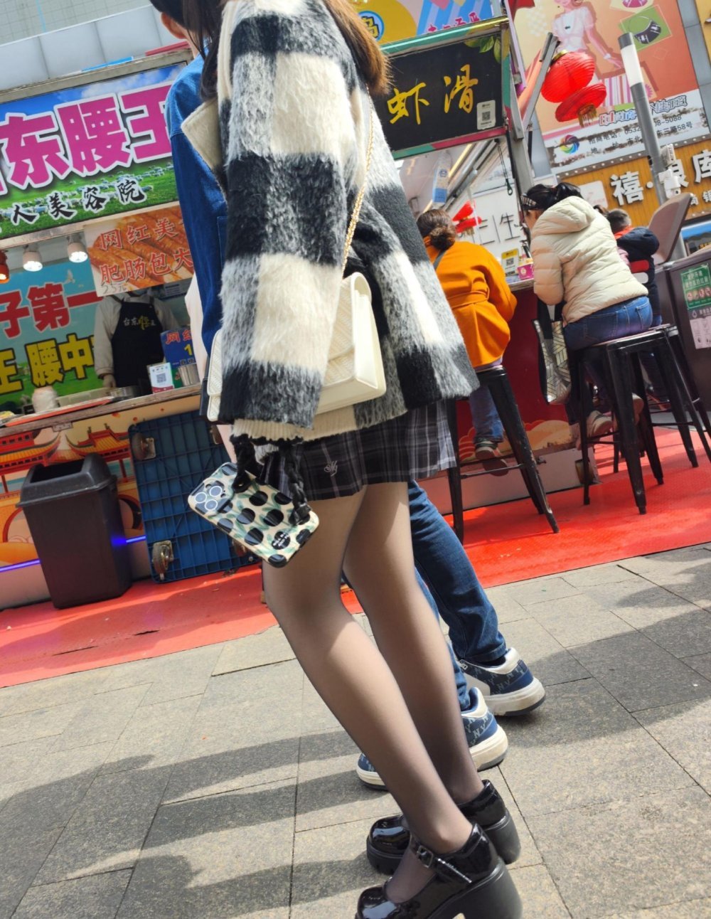 短裙跟短褲你喜歡哪種[24P]