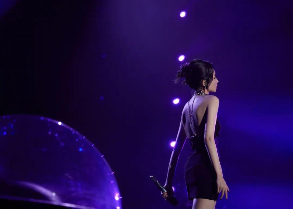 紅裙黑絲！ 都能駕馭！ 姐姐過分了啊[21P]