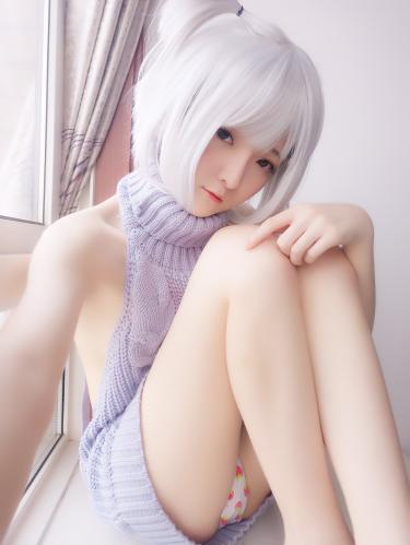 [Cosplay] YiXiaoYangZe 一小央泽 – Turtleneck Sweater 高领毛衣