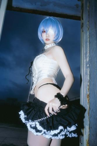 [Cosplay] 洛桑w伊梓 – 雨后天台