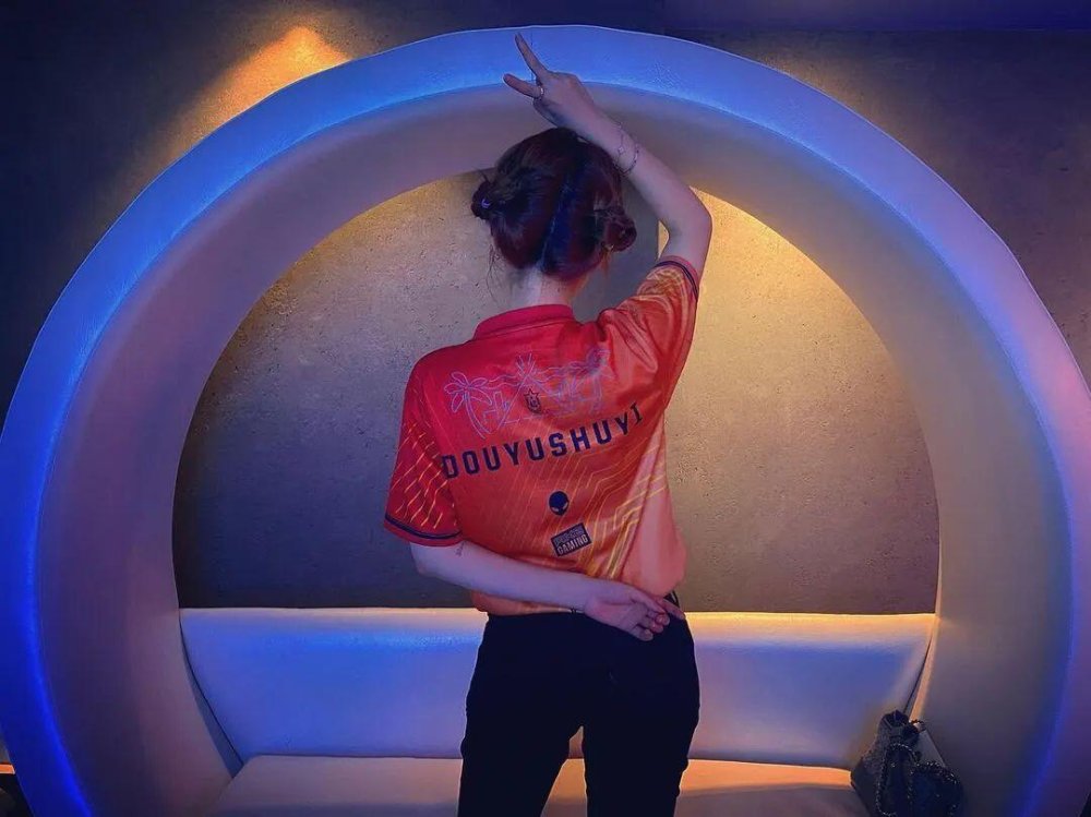 周淑怡穿比基尼，秀撩人蠻腰，眼神魅惑[20P]