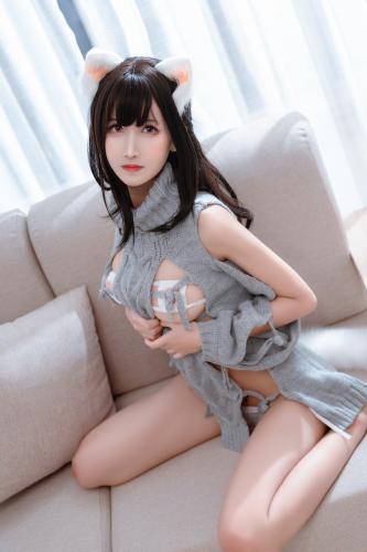 [Cosplay] Sandu 69 三度69 – Back Sweater 背毛衣