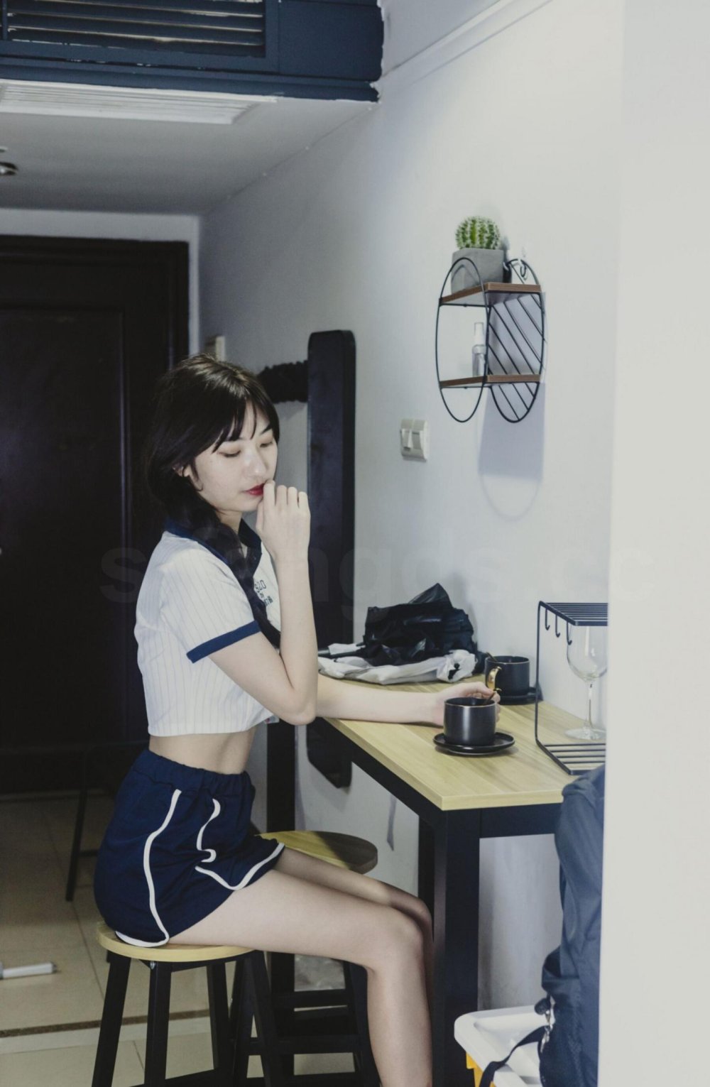 賣汲潤絲襪的小喬[28P]